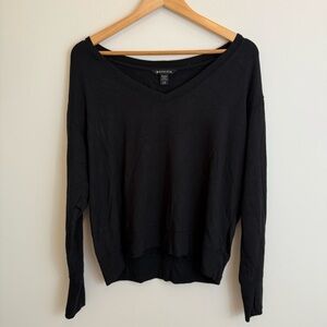 Athleta Black V-Neck Pullover Sweatshirt Women L